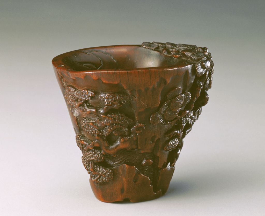 图片[1]-Rhinoceros horn carved pine and cypress landscape cup-China Archive